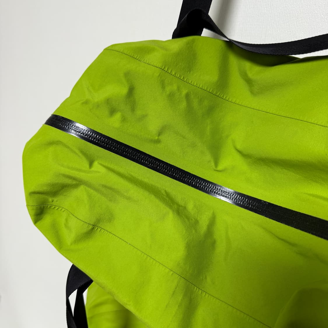 SEQUE TOTE RE-NYLON 그린 상품이미지4