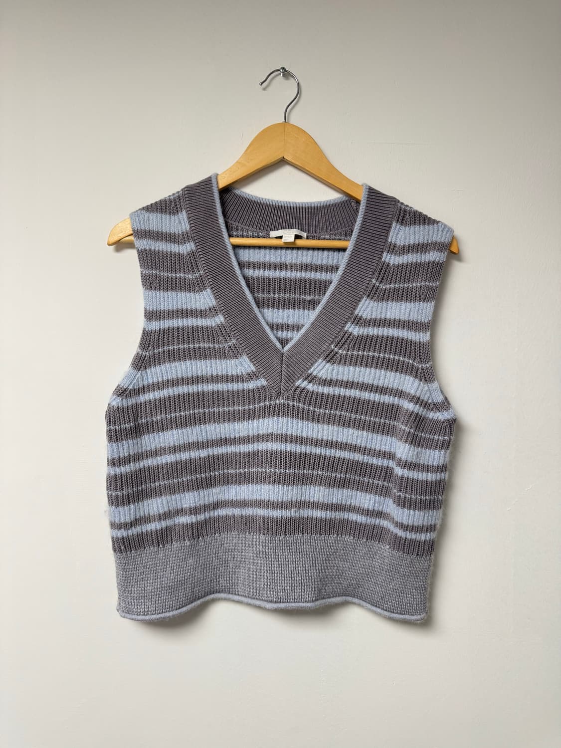 cos 코스 알파카 브이넥 스트라이프 니트 베스트 M 상품이미지1