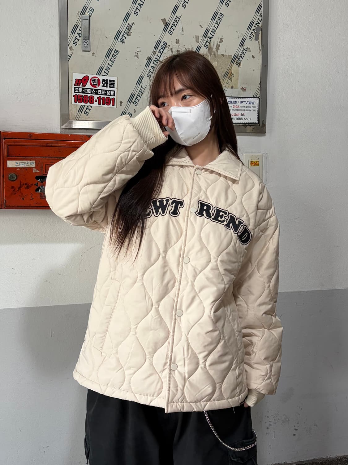 [unisex] 플로우 레터링 아이보리 퀄팅 패디드jk 상품이미지1