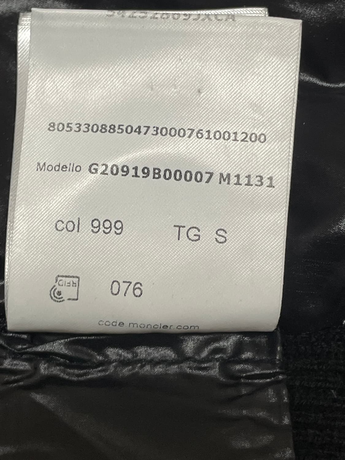 [ S / 새상품급 ] 몽클레어 후드 니트패딩 몽클라 니트패딩 블랙  상품이미지9