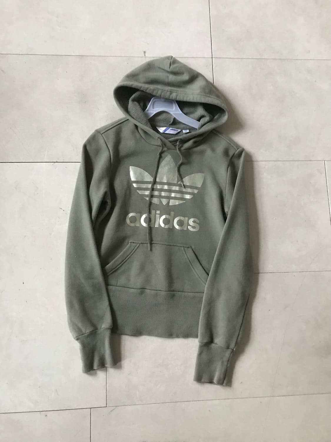 아디다스 카키 실버 후드티 상품이미지8