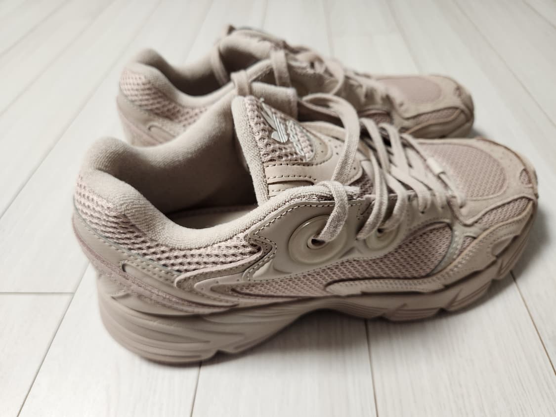 새상품급)아디다스 오리지널 아스티어 운동화(FZ6506) 사이즈255

 상품이미지4