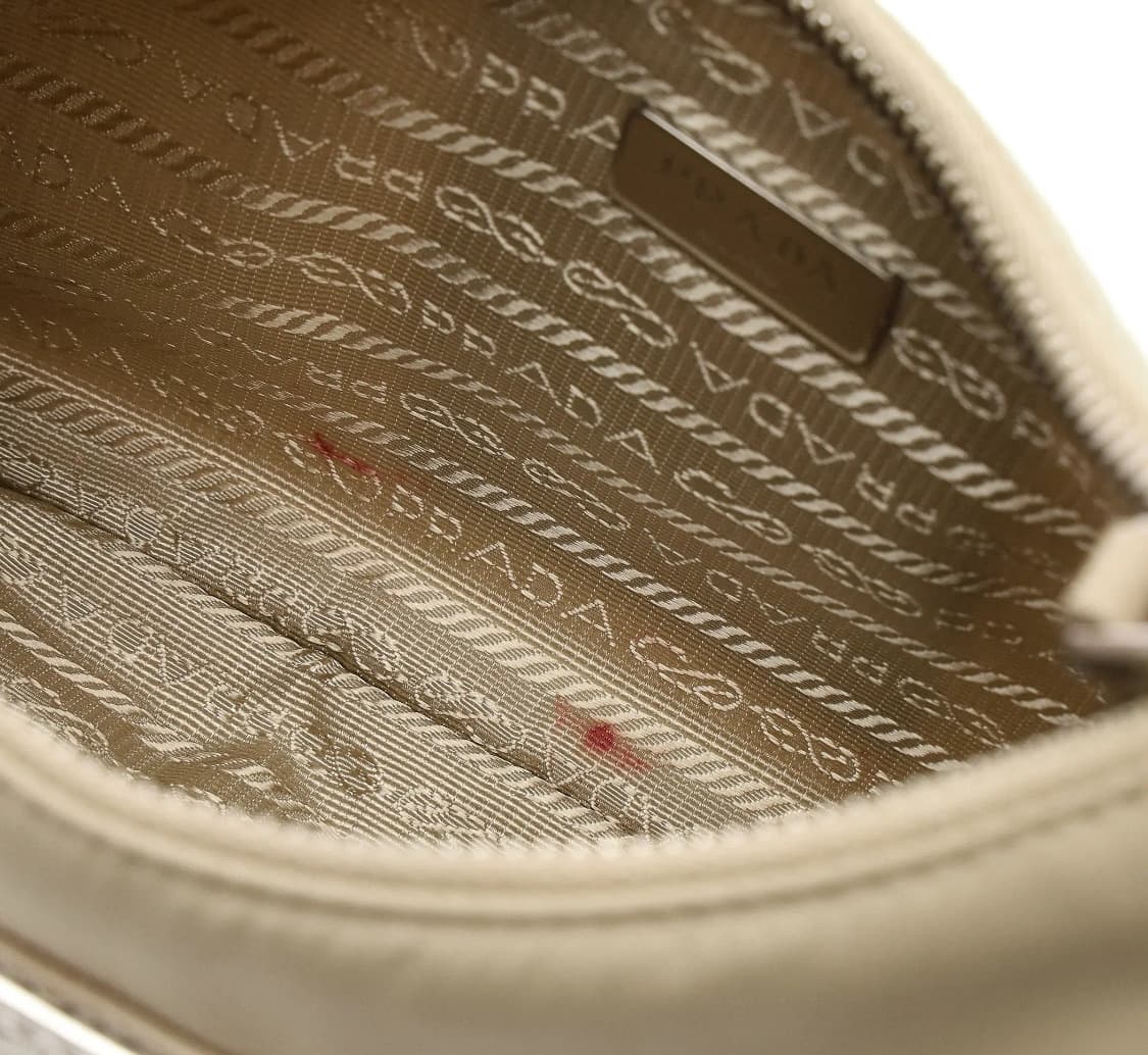 [A급] 프라다 리에디션 2005 사피아노 &리나일론 호보백 판매합니다! 상품이미지10