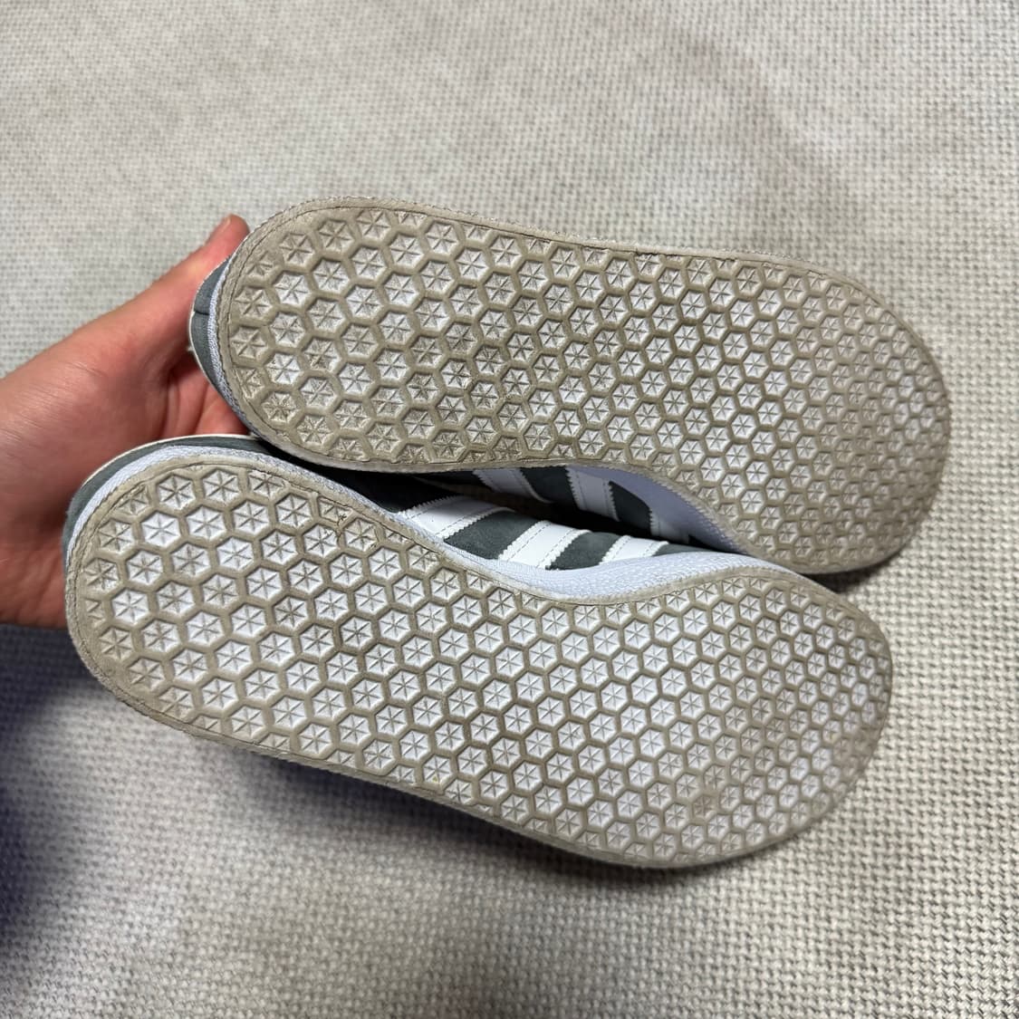 아디다스 가젤 스웨이드 그레이 스니커즈 상품이미지9