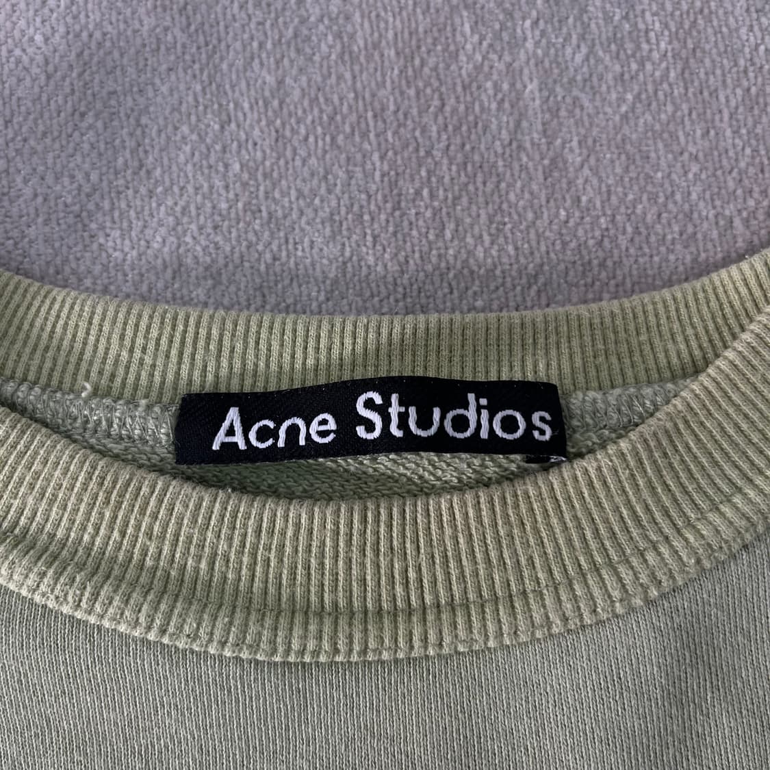 105 아크네스튜디오 페이스로고 그린 맨투맨 상품이미지4