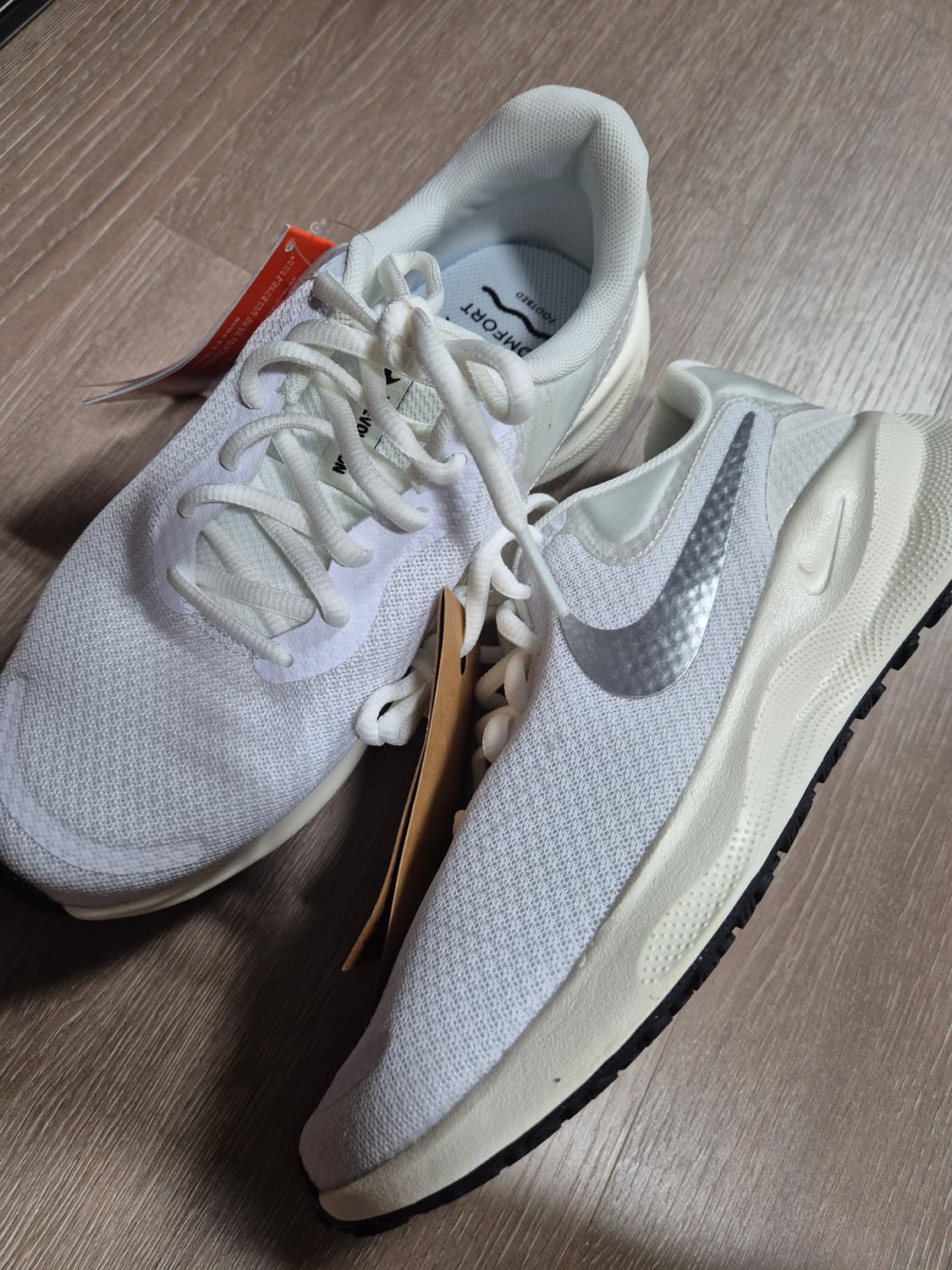 나이키 여성 런닝화 240 (새상품) 상품이미지2