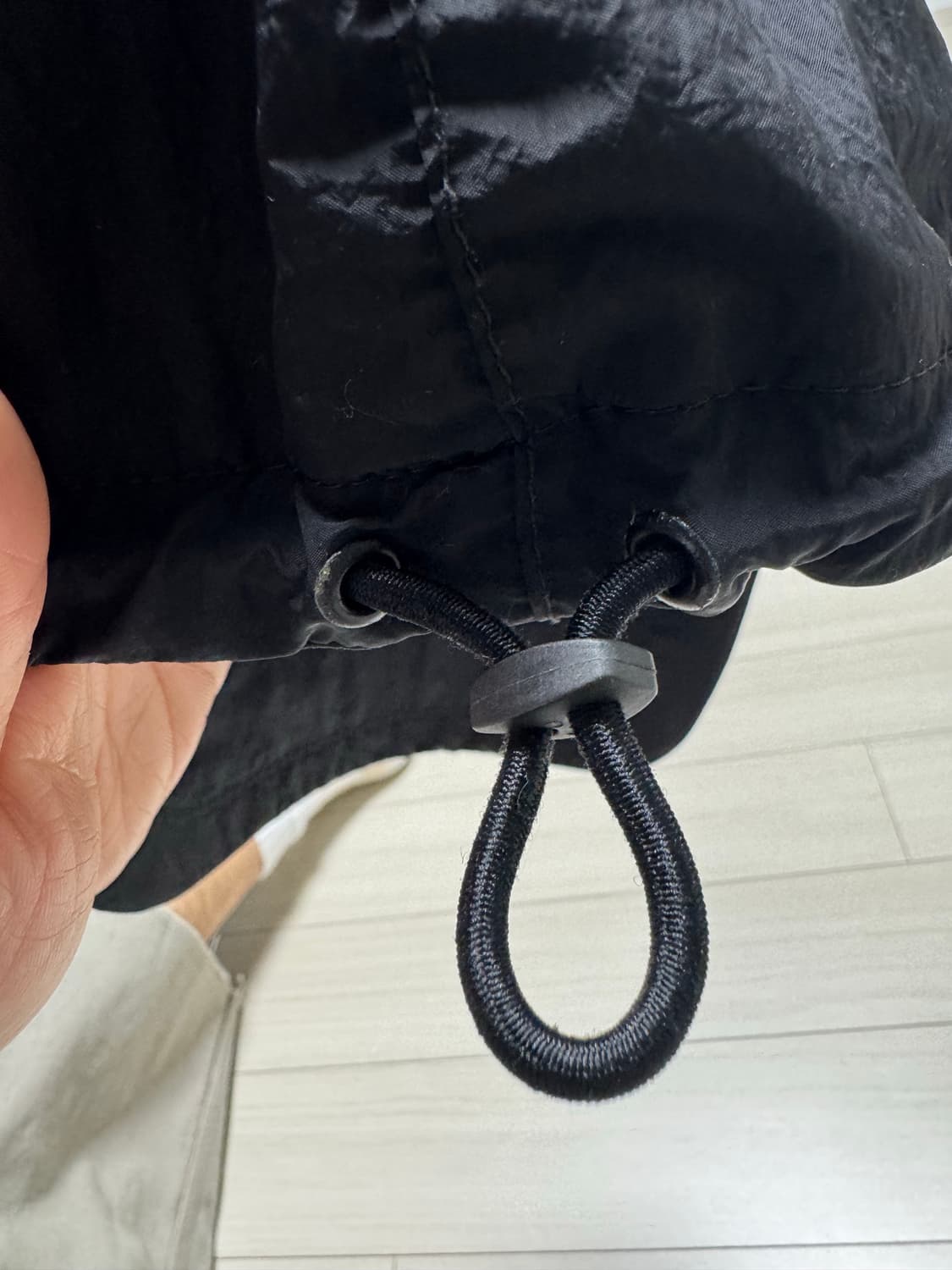 스톤아일랜드 나일론메탈 블랙 L사이즈 모자 판매합니다. 상품이미지2