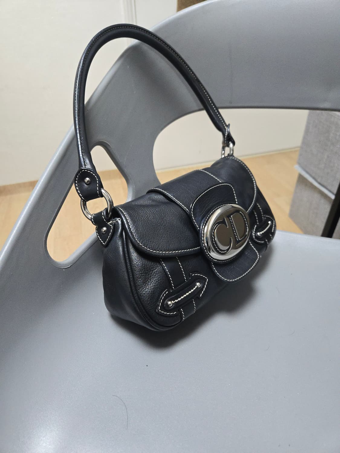 디올 CD 로고 원핸들 미니 숄더백 상품이미지3