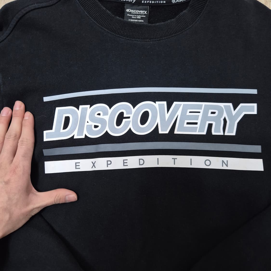 디스커버리 익스페디션 빅로고 프린팅 맨투맨 상품이미지4