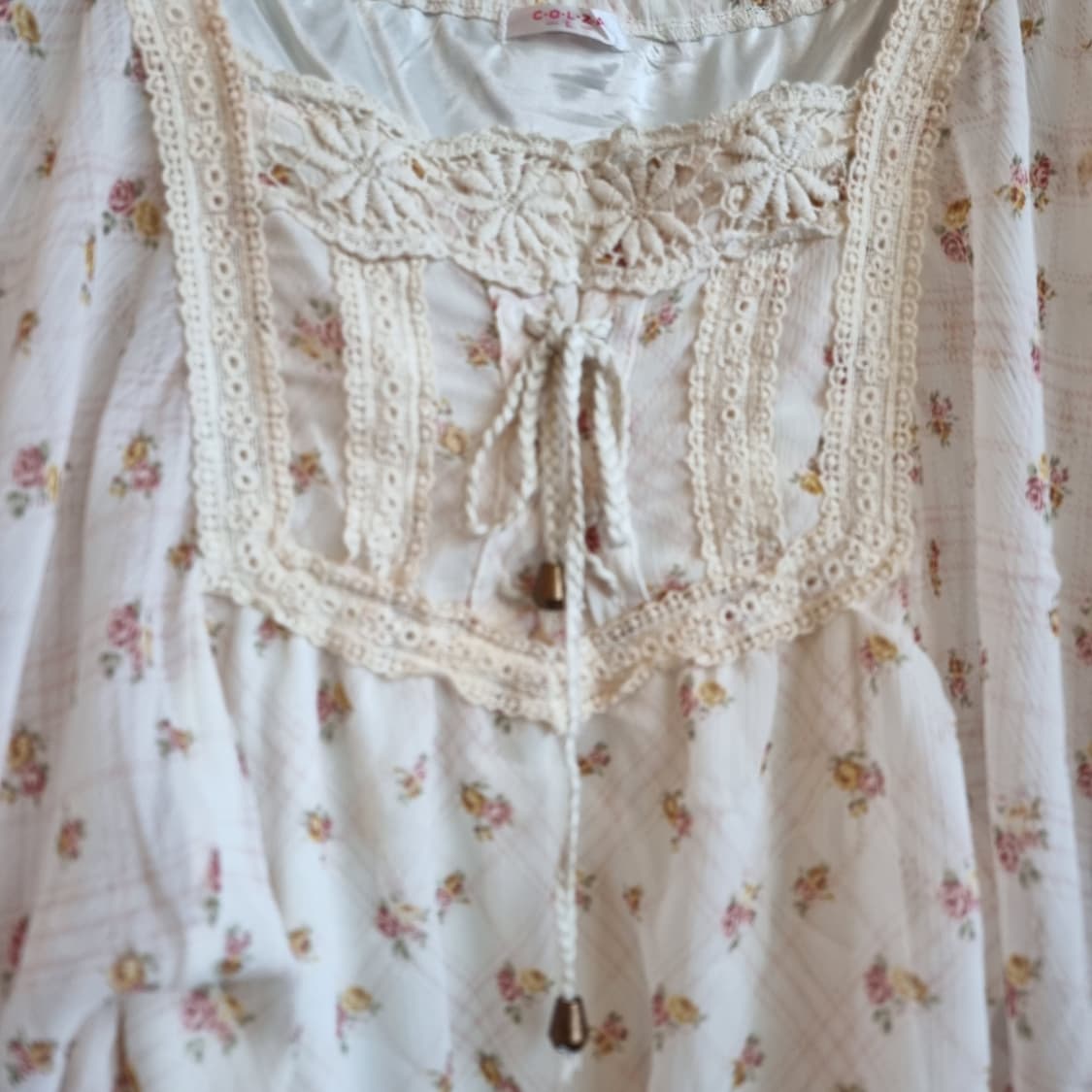  COLZA(콜자) 잔꽃 쉬폰 프릴 케이프블라우스 상품이미지2