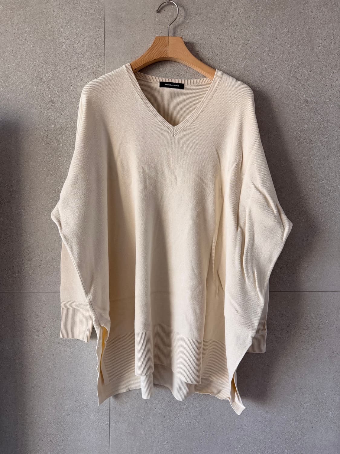 브이넥 니트 아이보리 오버핏 툭 떨어지게 입는 스웨터티셔츠 상품이미지1