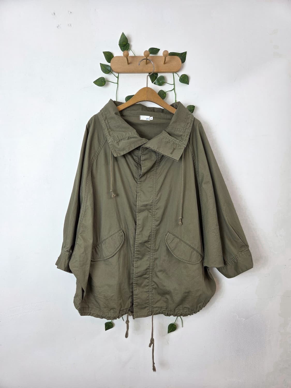 카키 케이프 자켓 상품이미지1