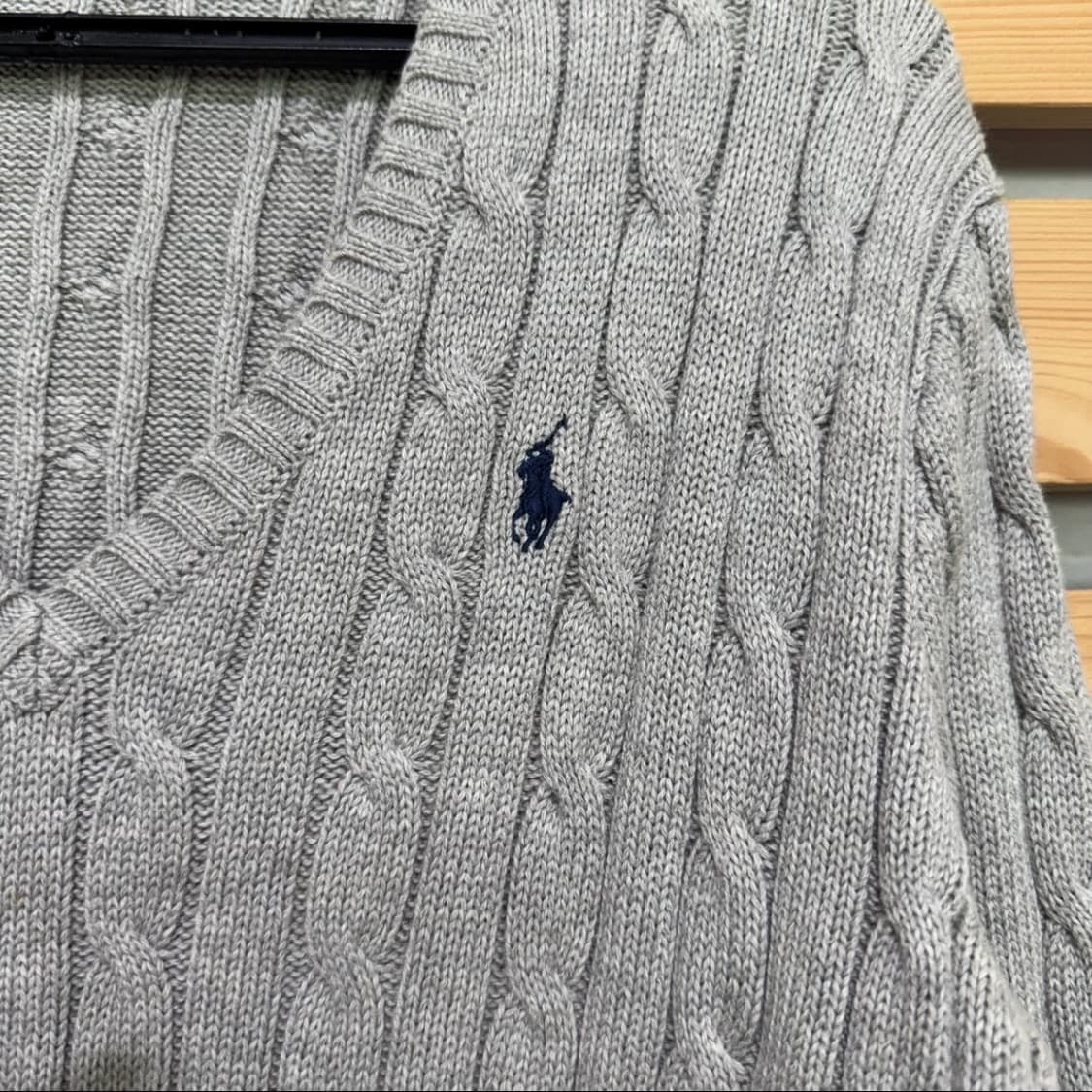 폴로 꽈배기 브이넥 니트 상품이미지2