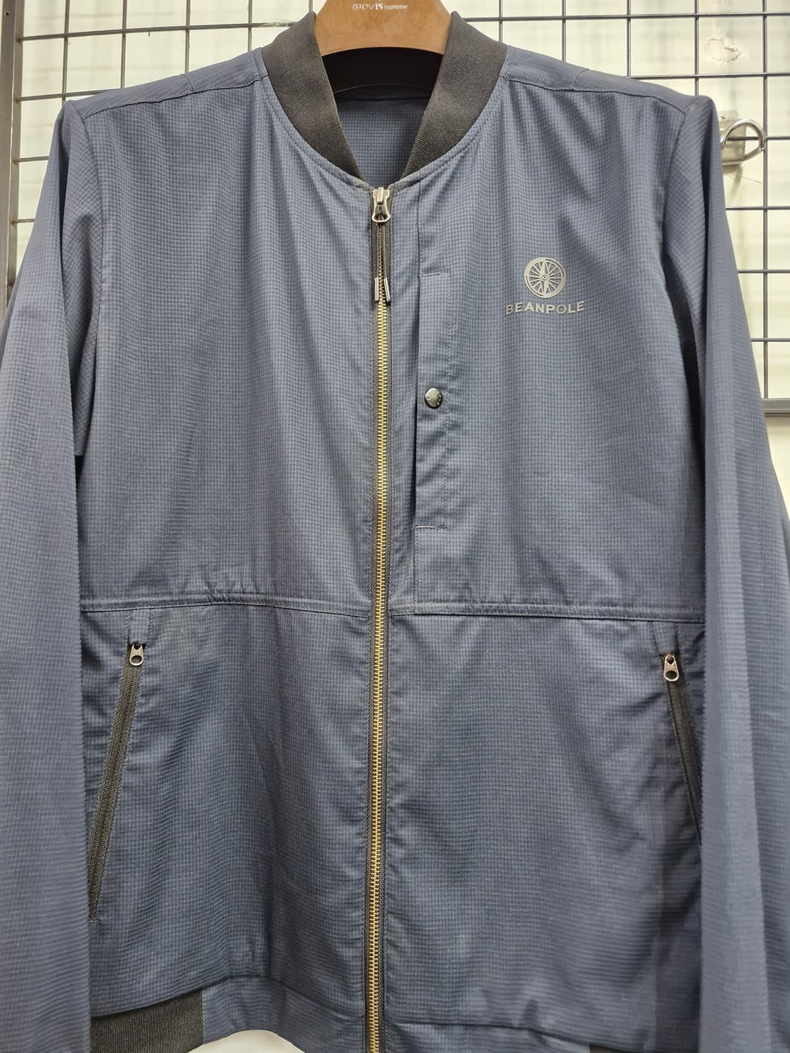 105XL 빈폴 네이비 바람막이 자켓. 상품이미지5