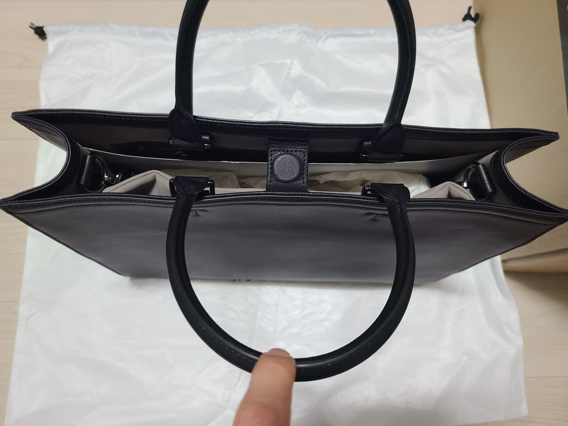 질스튜어트 뉴욕 소가죽 토트백 상품이미지7