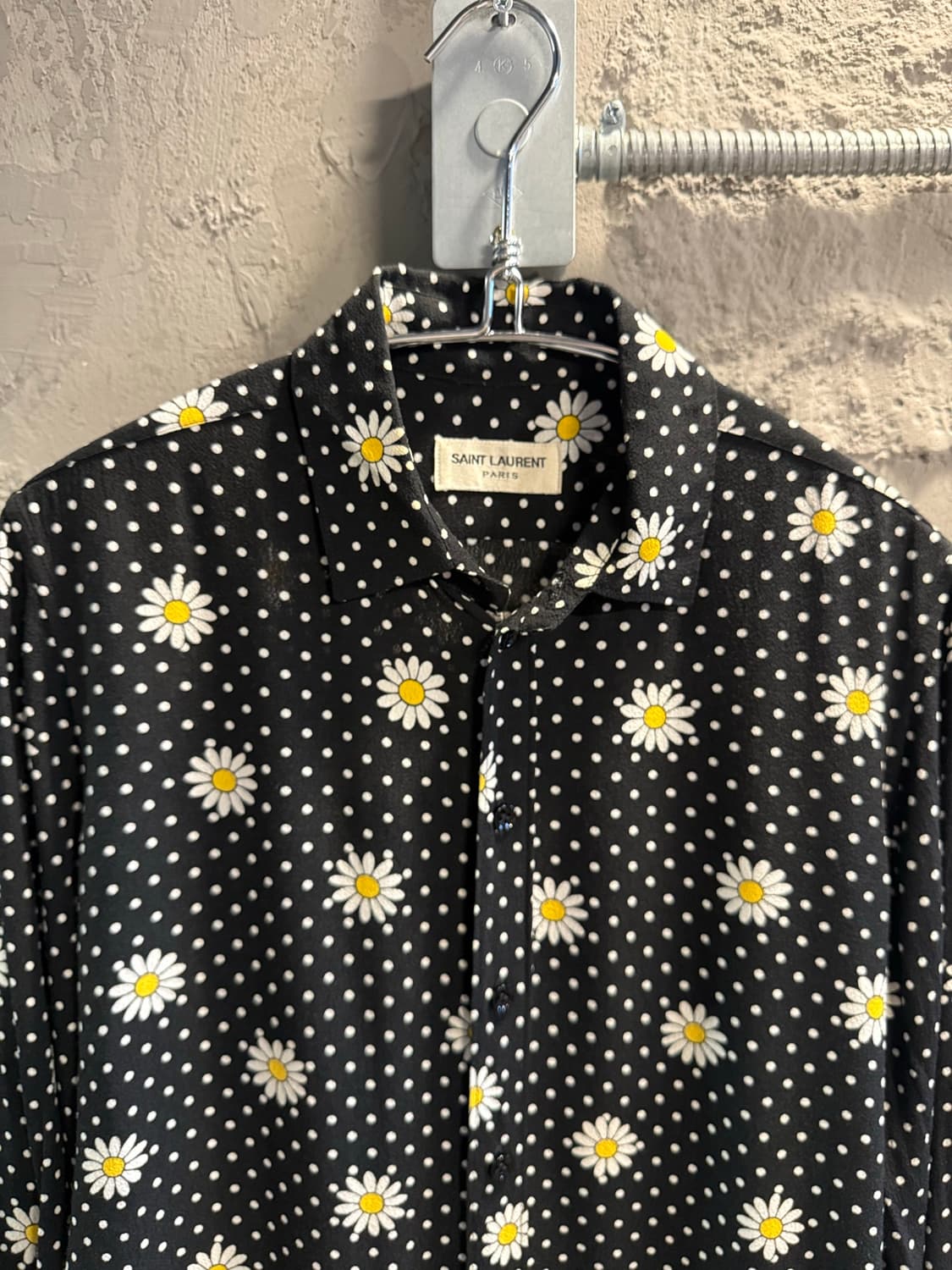 생로랑 SAINT LAURENT 데이지 도트 비스코스 셔츠 블랙 상품이미지4