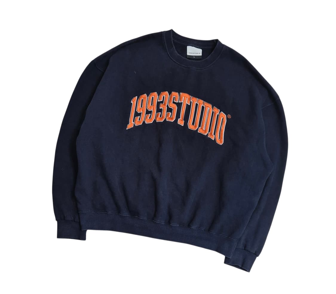 1993스튜디오 빅로고 맨투맨 상품이미지1