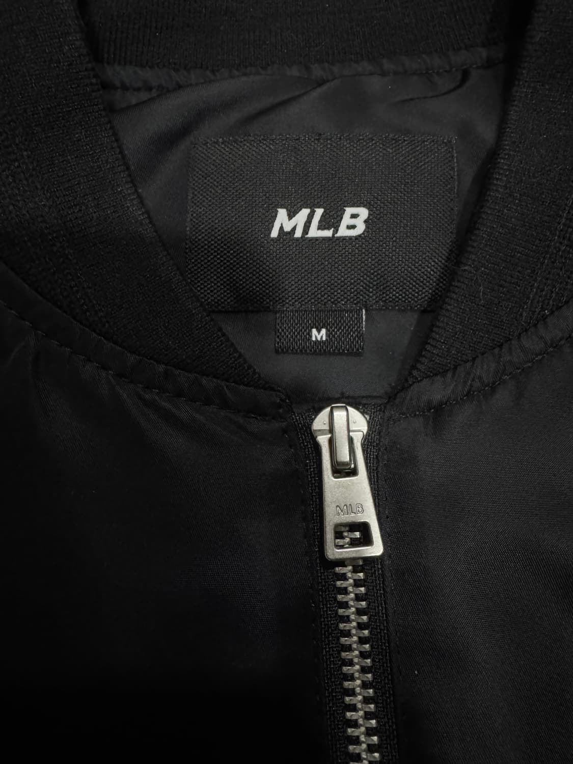 MLB 미디움 로고 패디드 뉴욕양키스 크롬 점퍼 상품이미지4