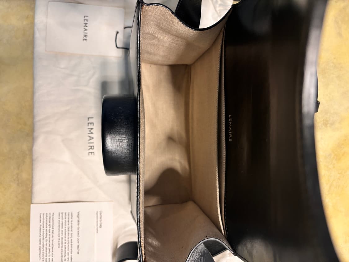 르메르 카메라 백 블랙 상품이미지4