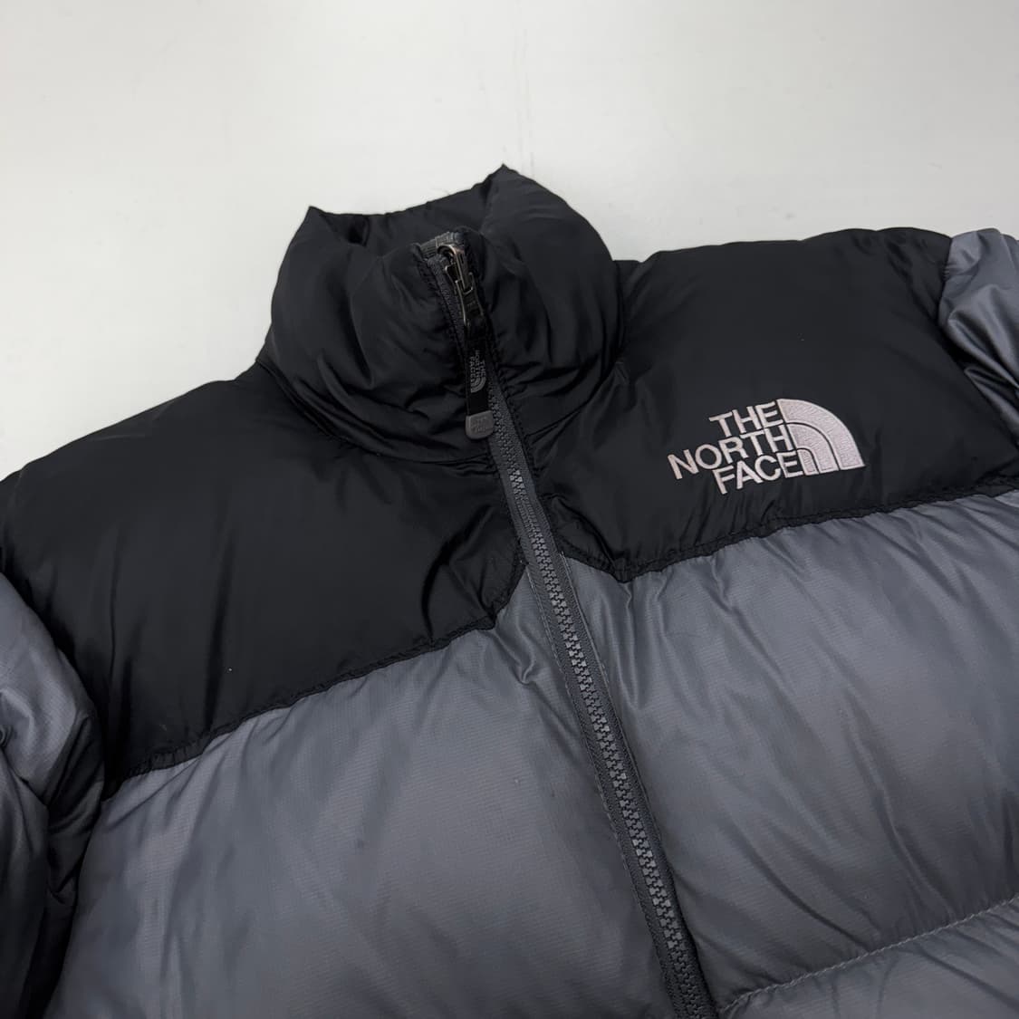 노스페이스 700 눕시 구스다운 패딩 그레이 상품이미지3