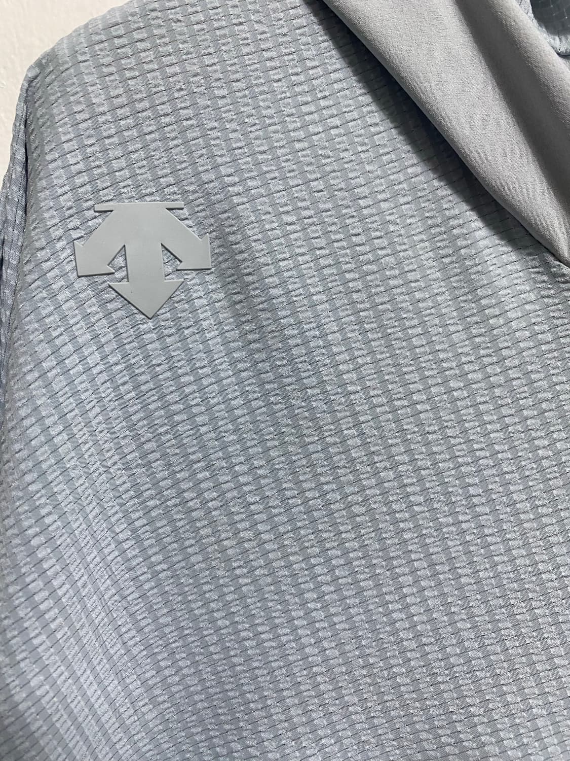 데상트 경량 기능성 러닝 바람막이 105 XL 상품이미지2