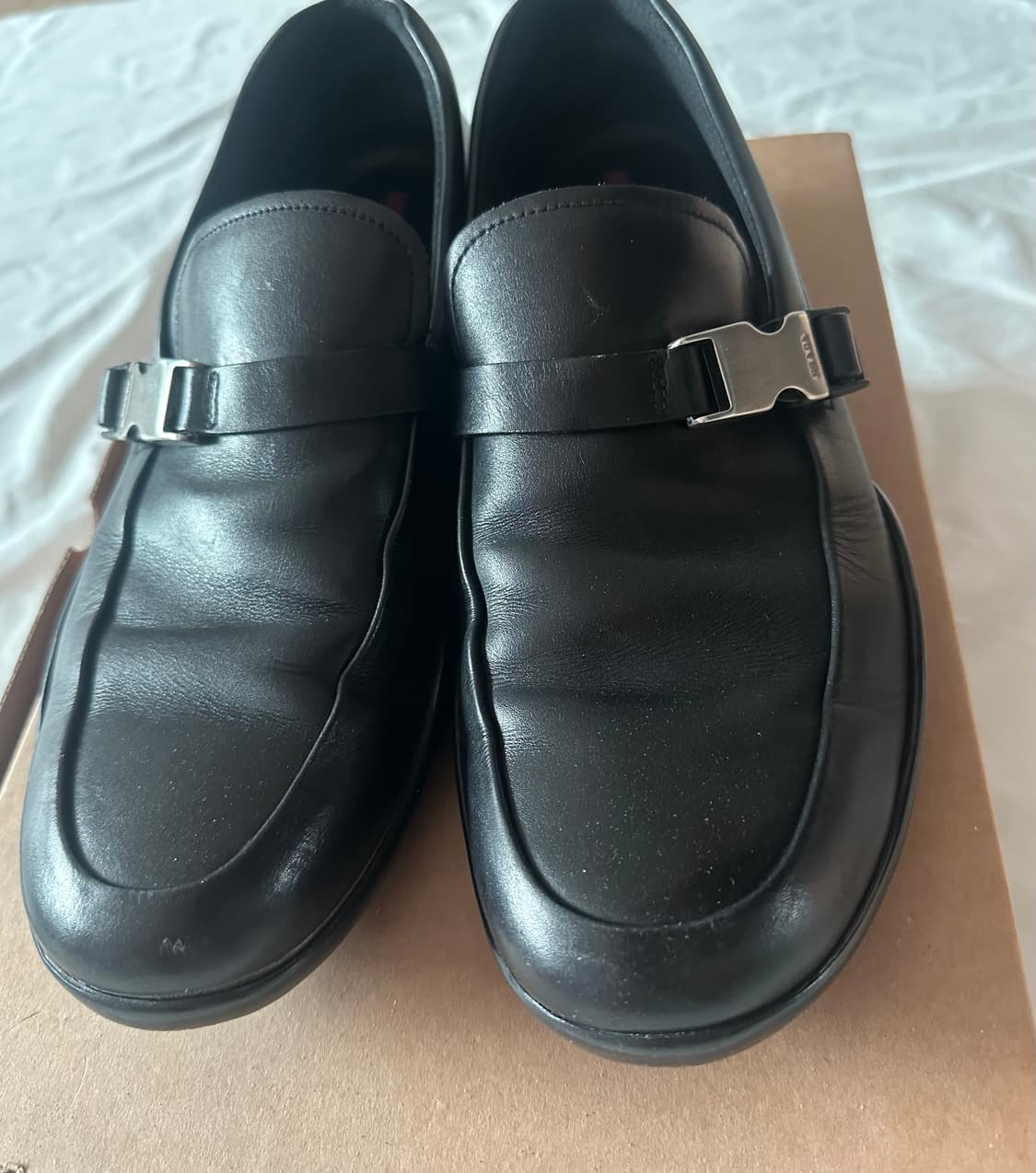 프라다 스포츠 버클 로퍼 상품이미지3