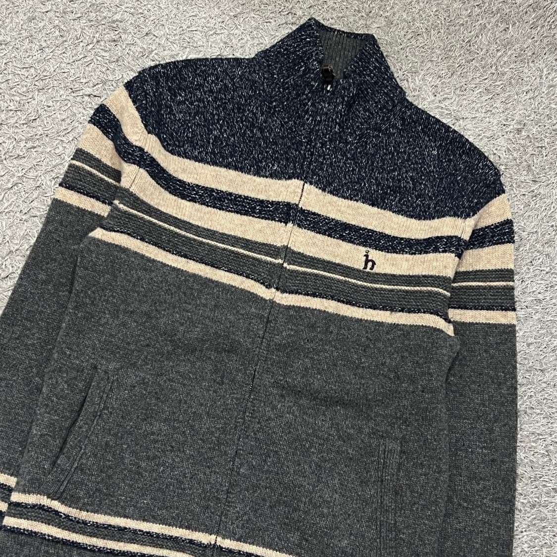 [95] 헤지스 니트집업 상품이미지1