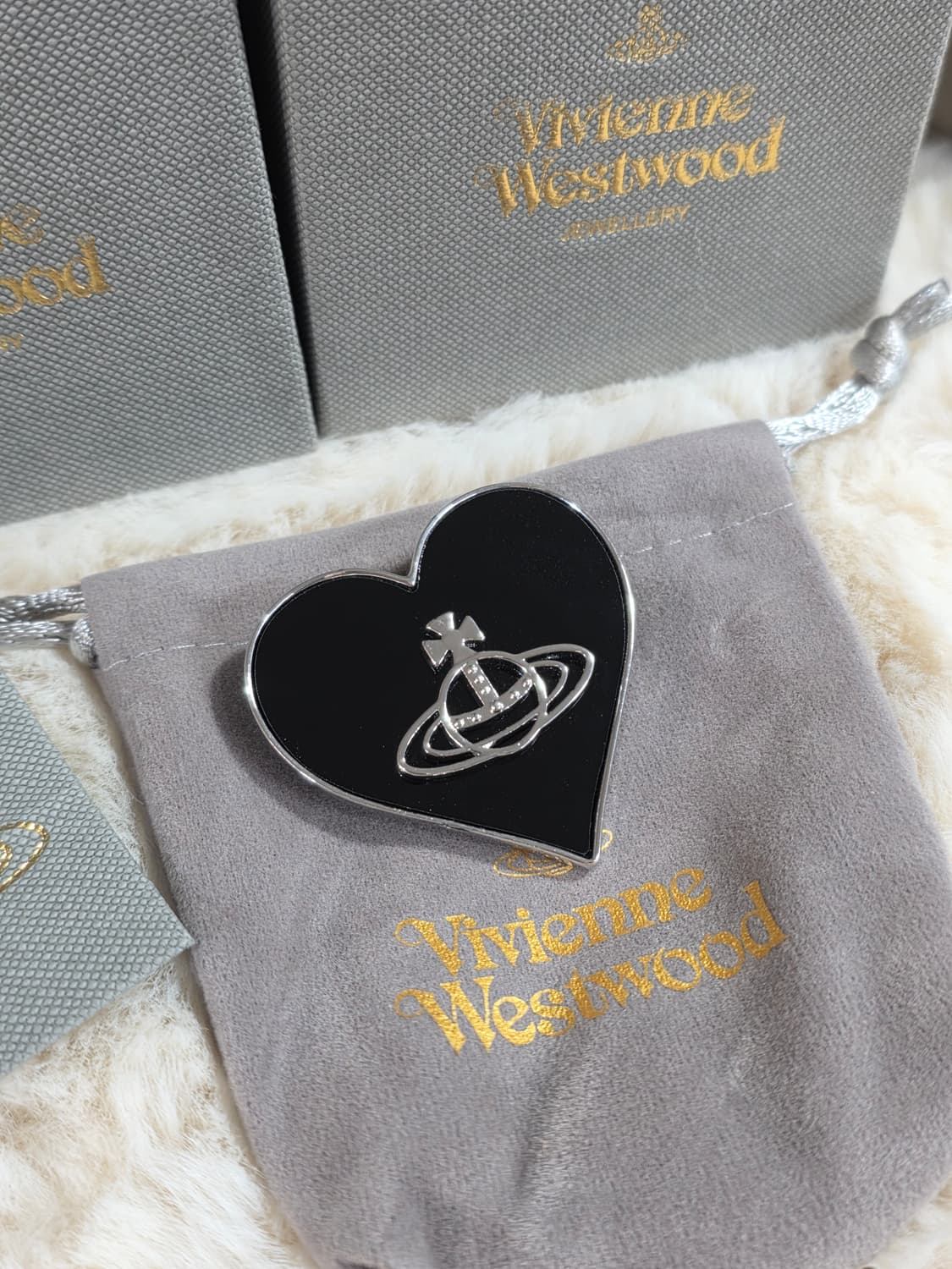 빈티지 블랙 하트 비비안브로치 상품이미지3