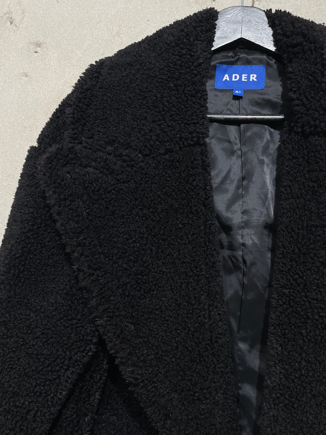 아더에러 블랙 칼시드 플리스 퍼 자켓 상품이미지2