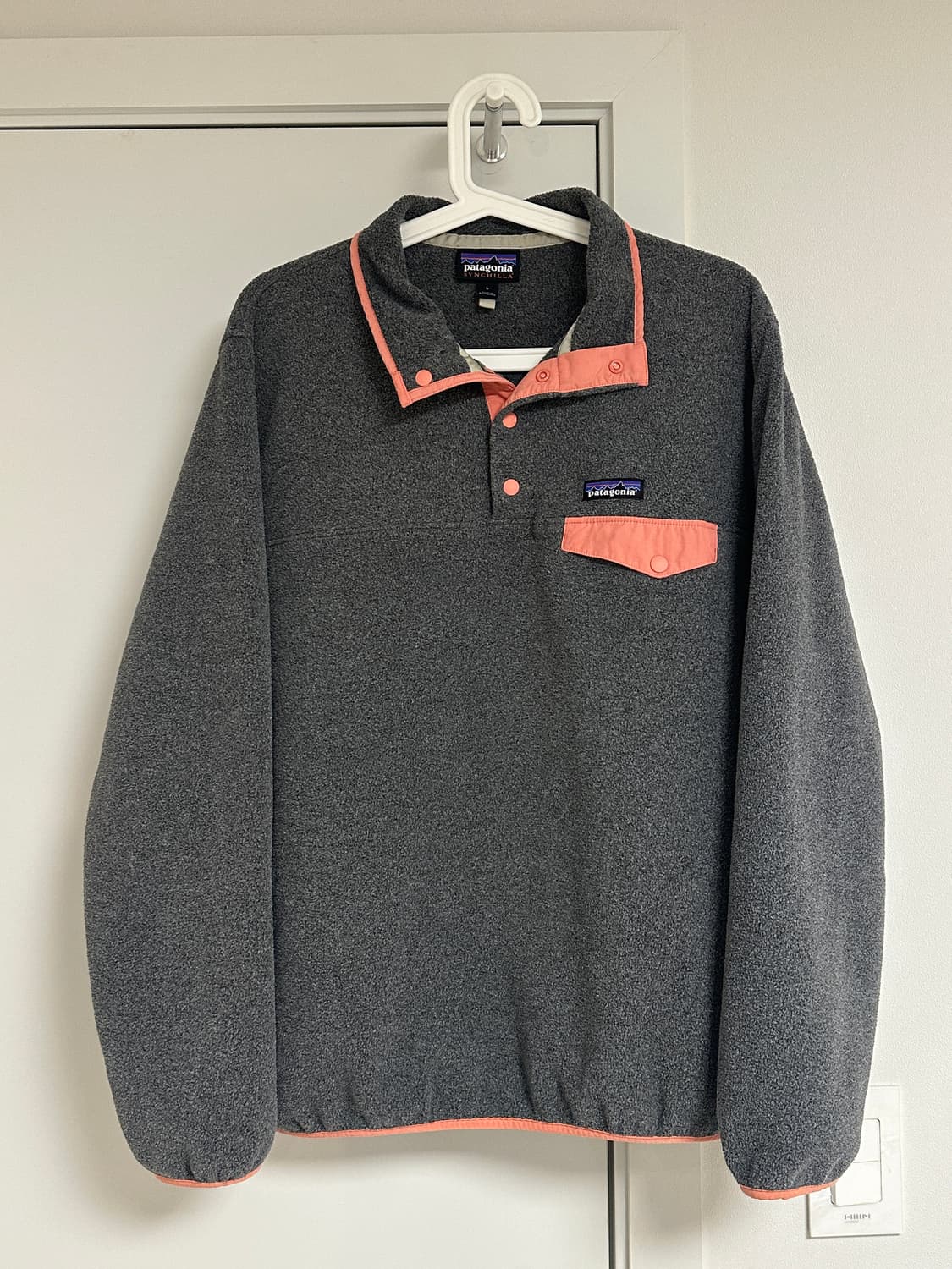 파타고니아 신칠라 그레이&코랄 L 상품이미지2
