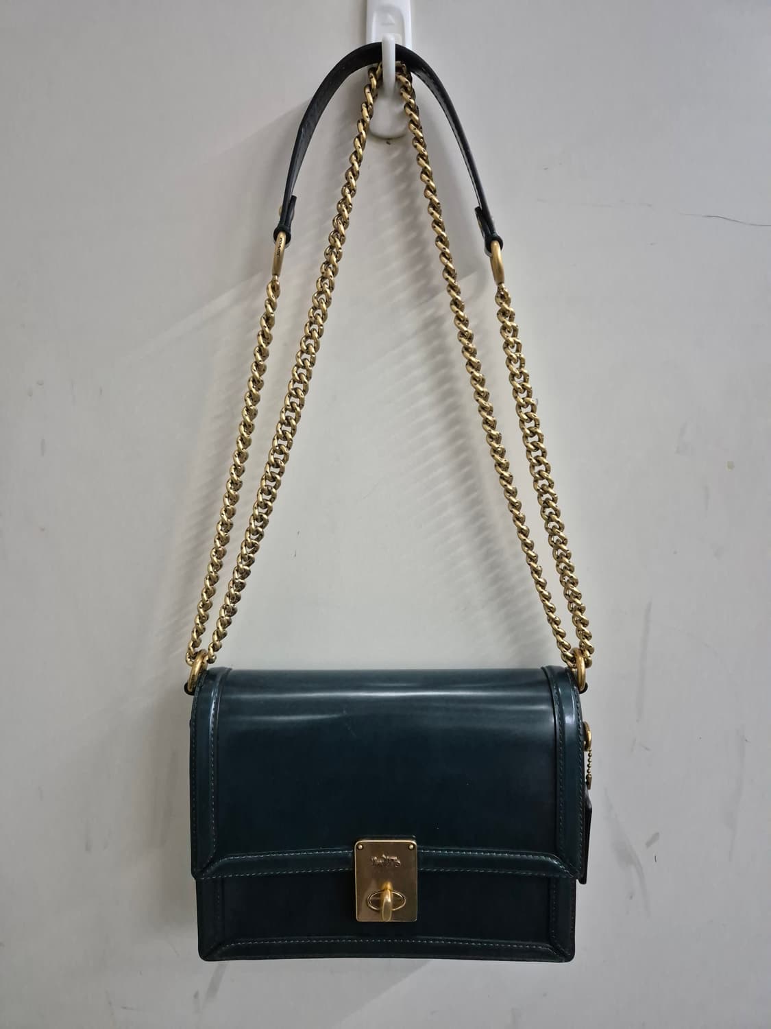 코치(Coach) 허튼 숄더백 상품이미지1