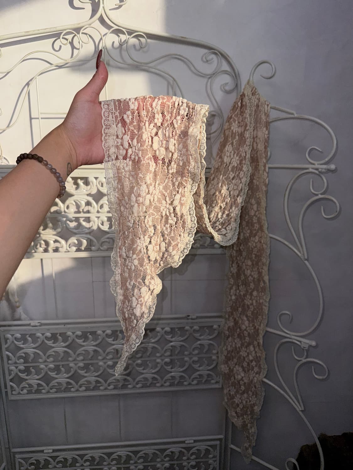 Indi pink floral lace scarf 상품이미지1