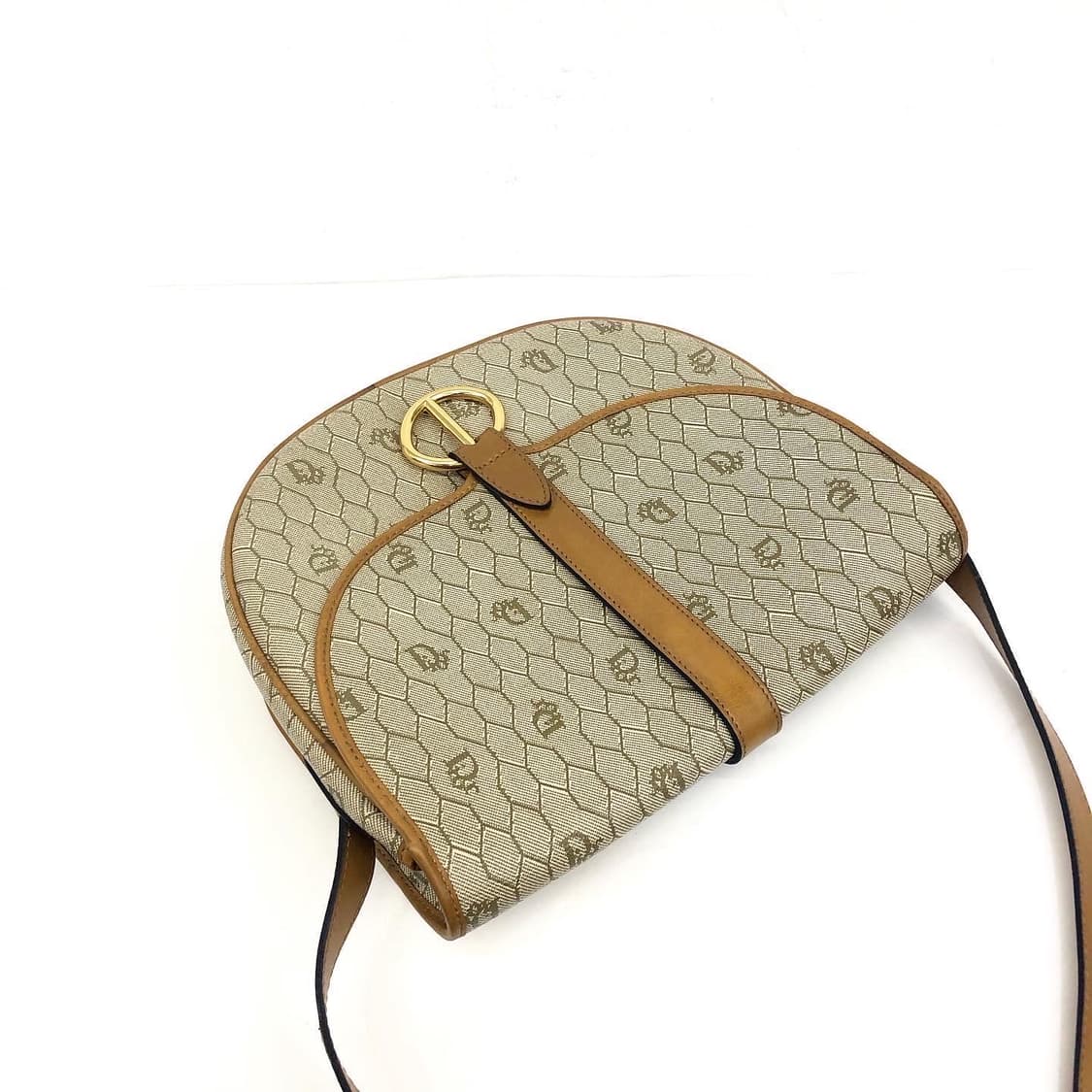 정품 디올 허니콤 크로스백 상품이미지4