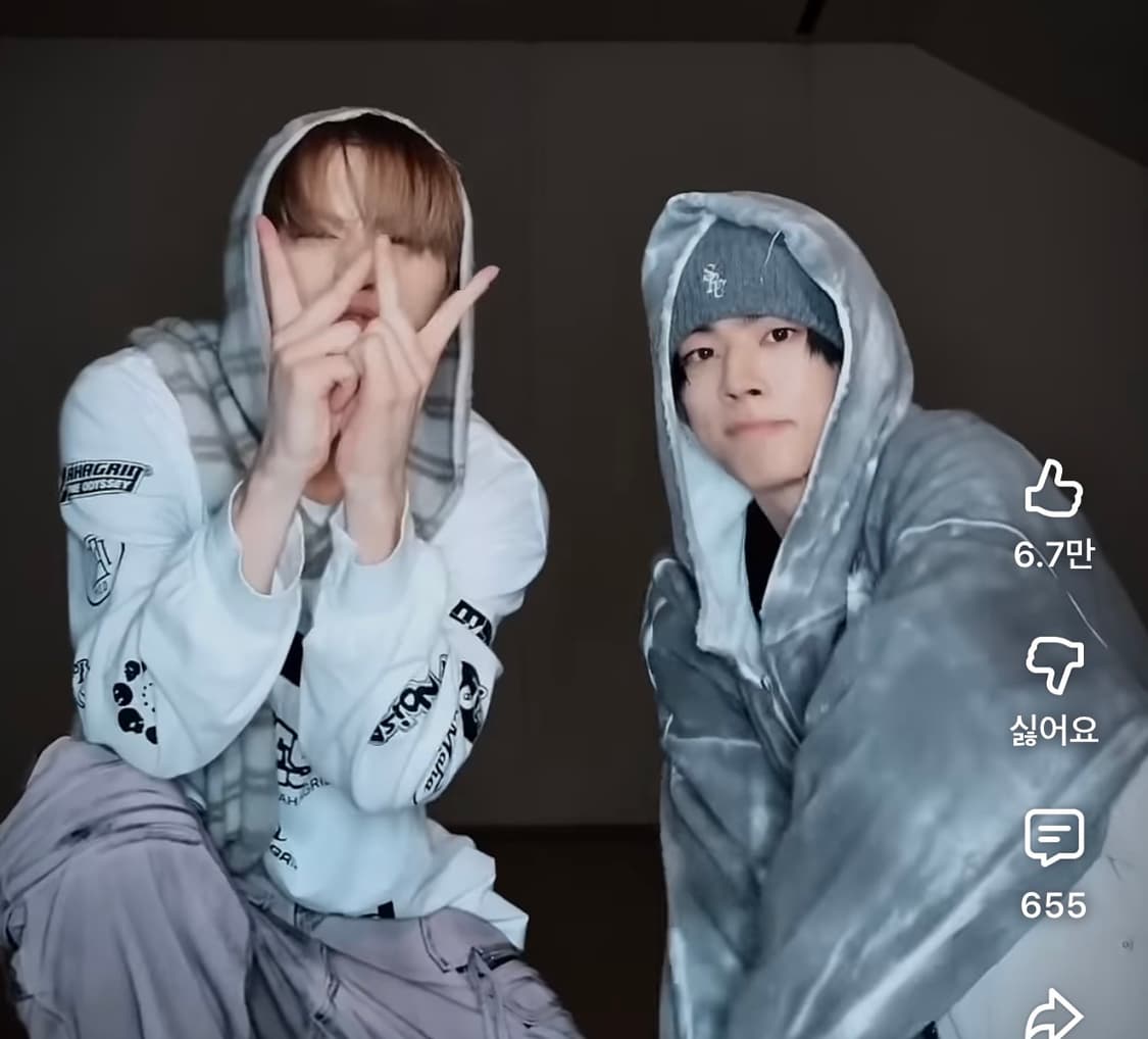 더콜디스모먼트 후드 머플러 (한태산 착용) 상품이미지4