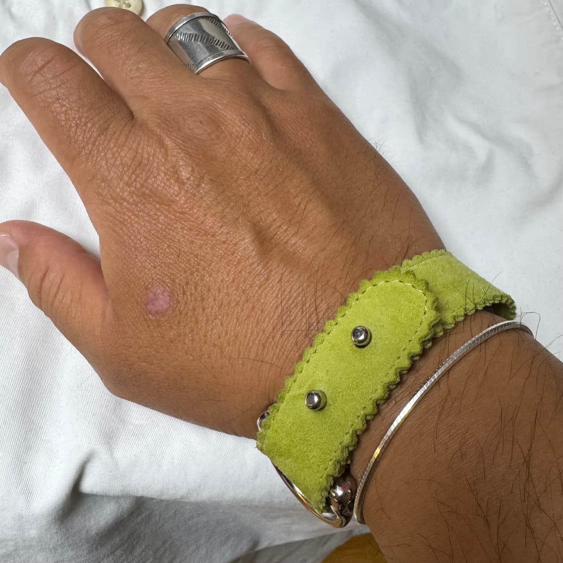 Sermoneta Gloves 라임색 스웨이드 뱅글 / 장갑벨트 상품이미지3