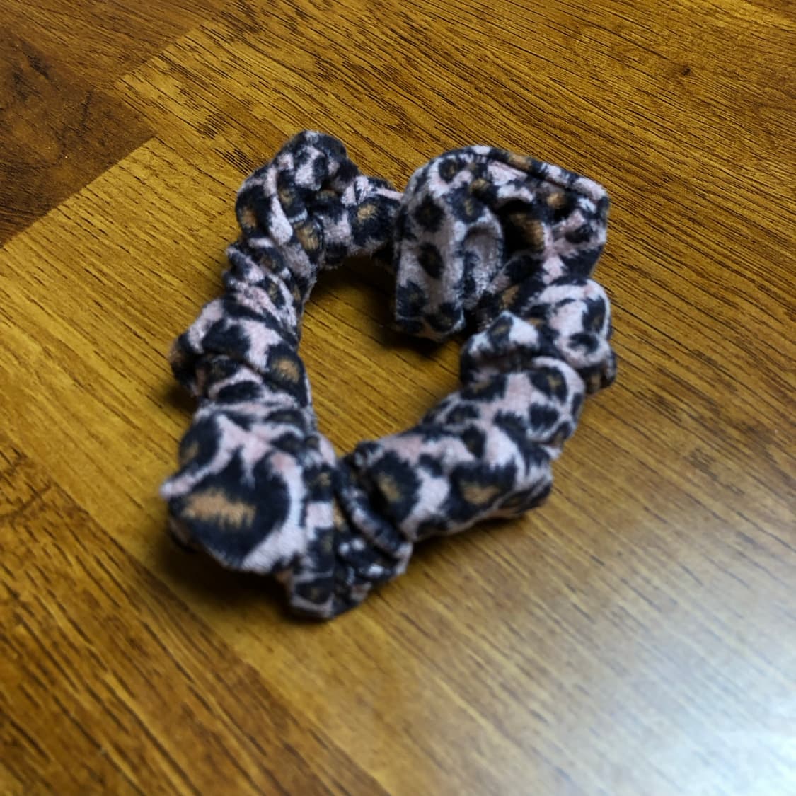 핑크 호피 스크런치 🔖  상품이미지4