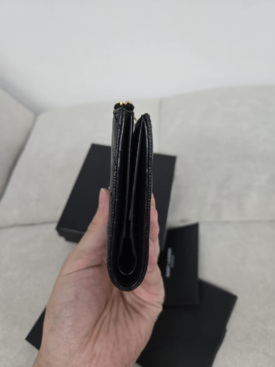 [보증서 상태A급]입생로랑 지퍼 반지갑 상품이미지3