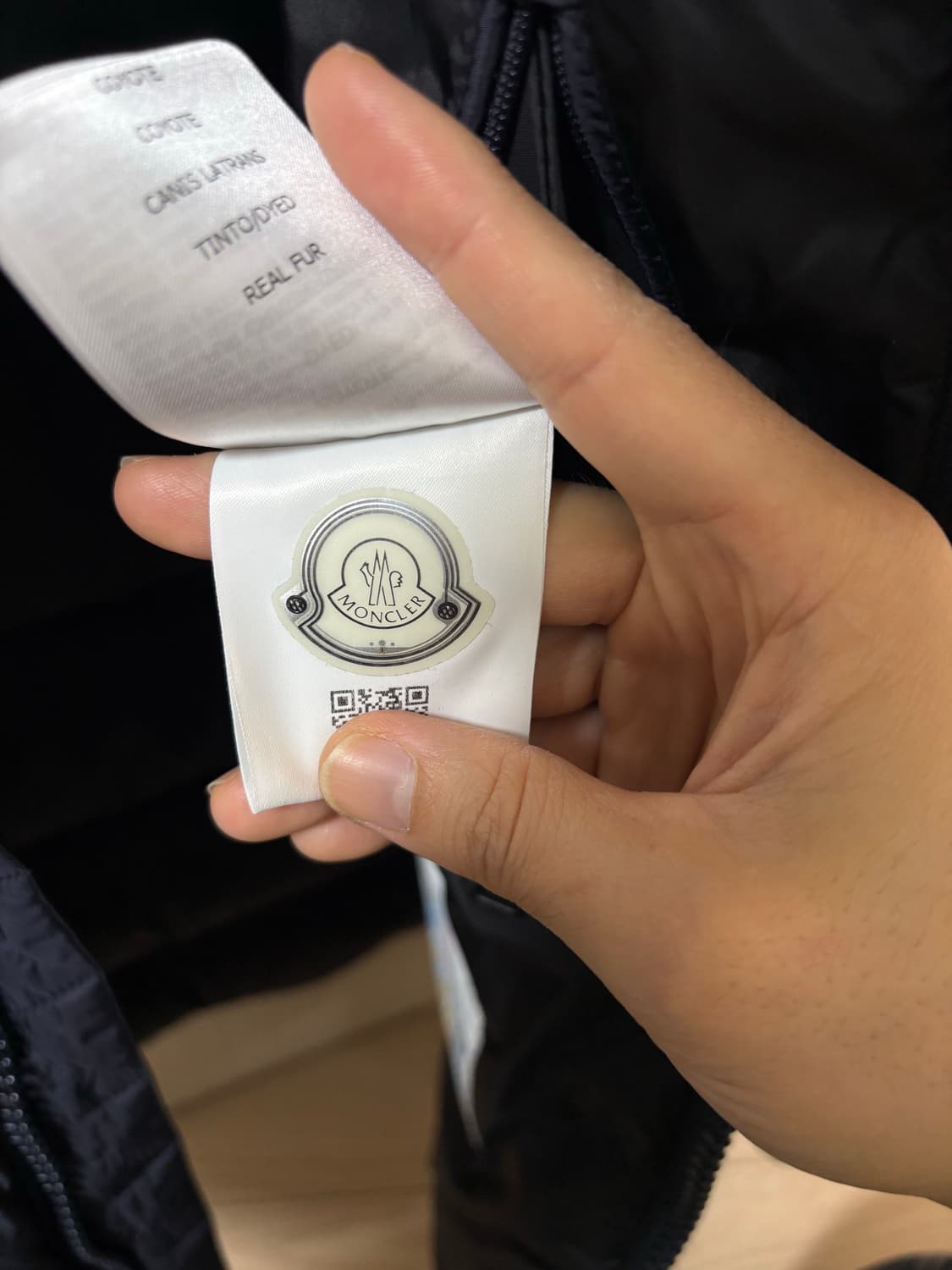 몽클레어 마르크 2사이즈 판매합니다. 상품이미지8