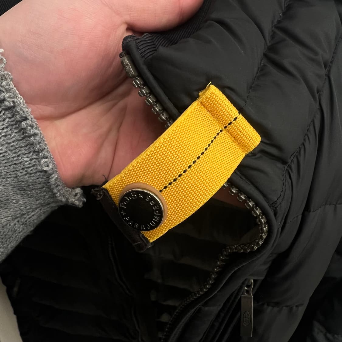 파라점퍼스 유고 경량패딩 M 블랙 상품이미지4