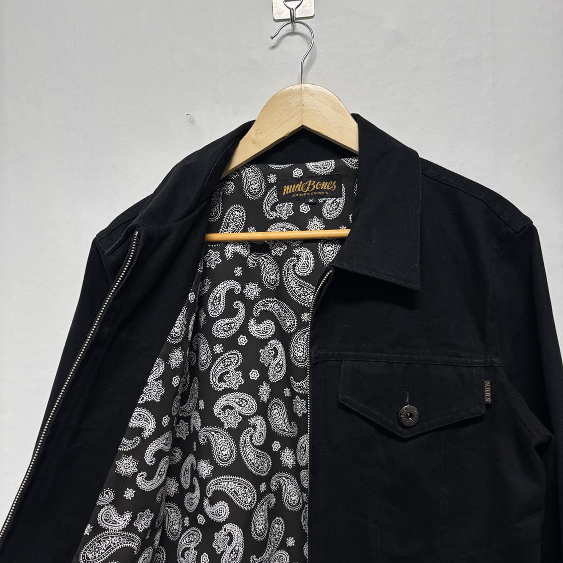 누드본즈 블랙 트러커 자켓 상품이미지4