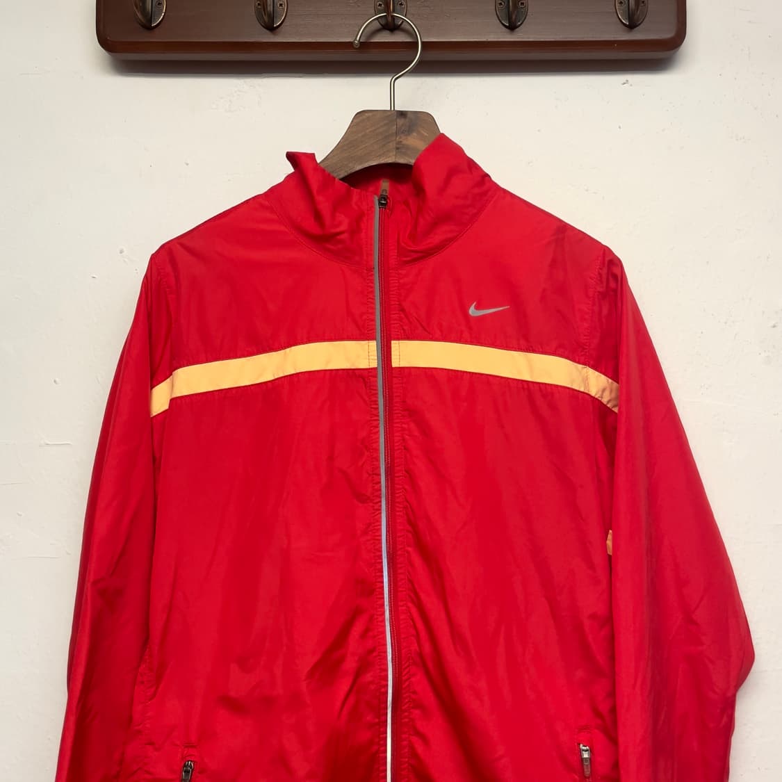 나이키 (우먼) 러닝 레드 트랙 자켓   상품이미지3