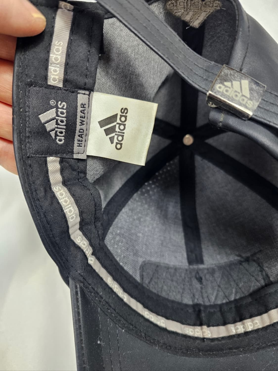 아디다스비건레더볼캡 상품이미지3