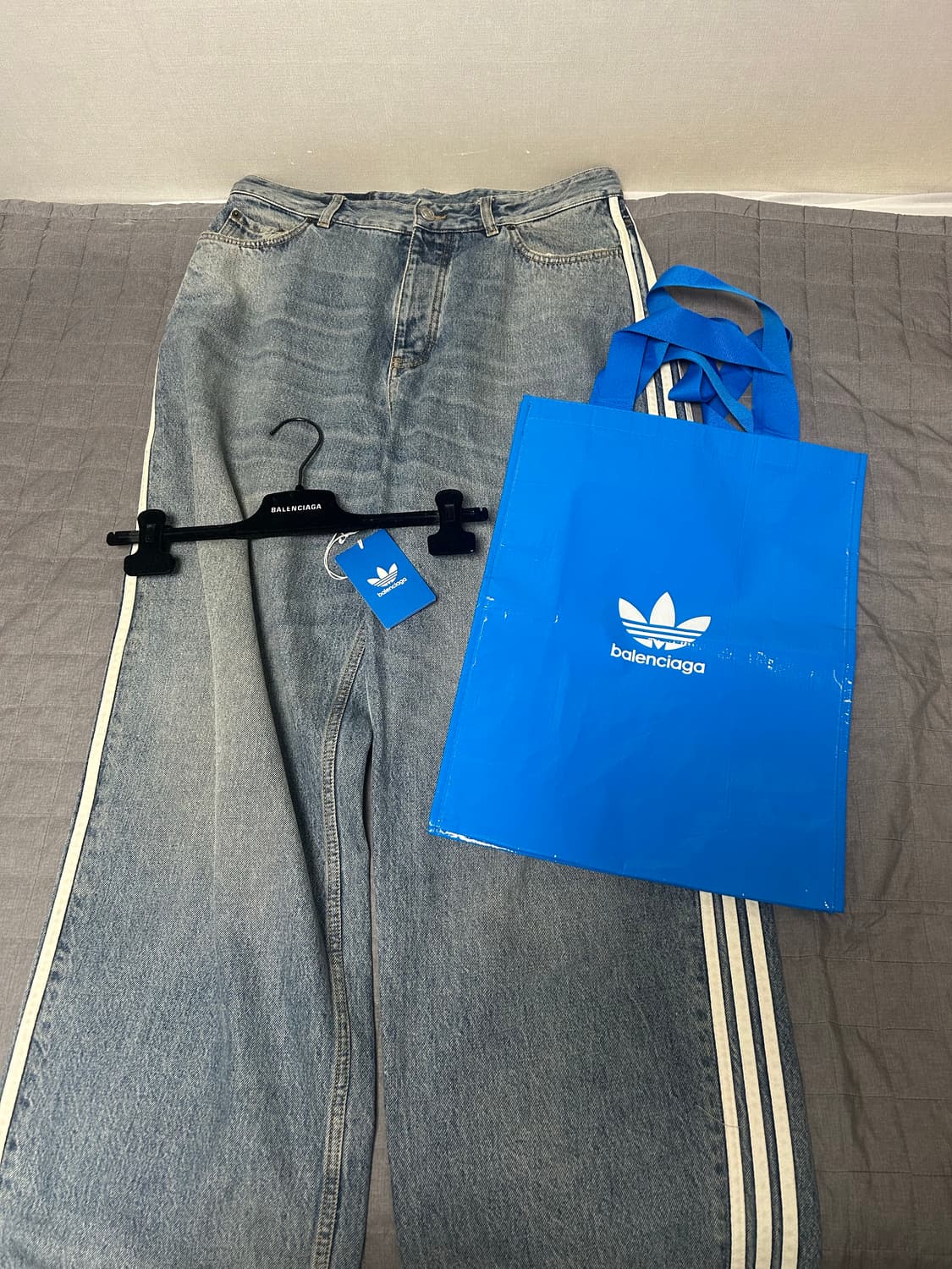 [XS] 발렌시아가 아디다스 라지배기 데님 팬츠 연청 상품이미지1