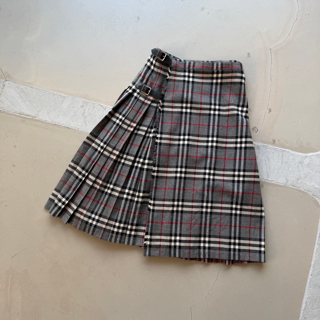 버버리 레더 벨트 노바체크 울 스커트 상품이미지1