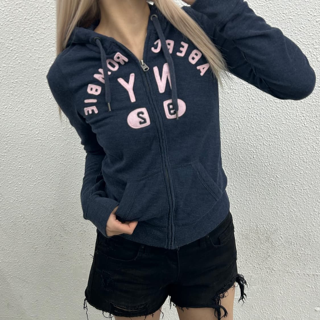 아베크롬비 연보라 패치 네이비 후드집업 XS 상품이미지1