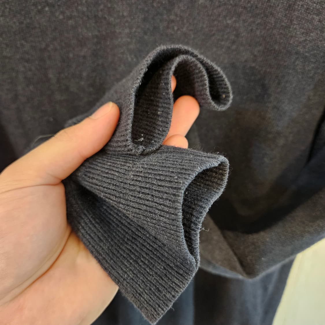 90(S)/실측100(L)타미힐피거 캐시미어 V넥 니트 네이비 상품이미지3