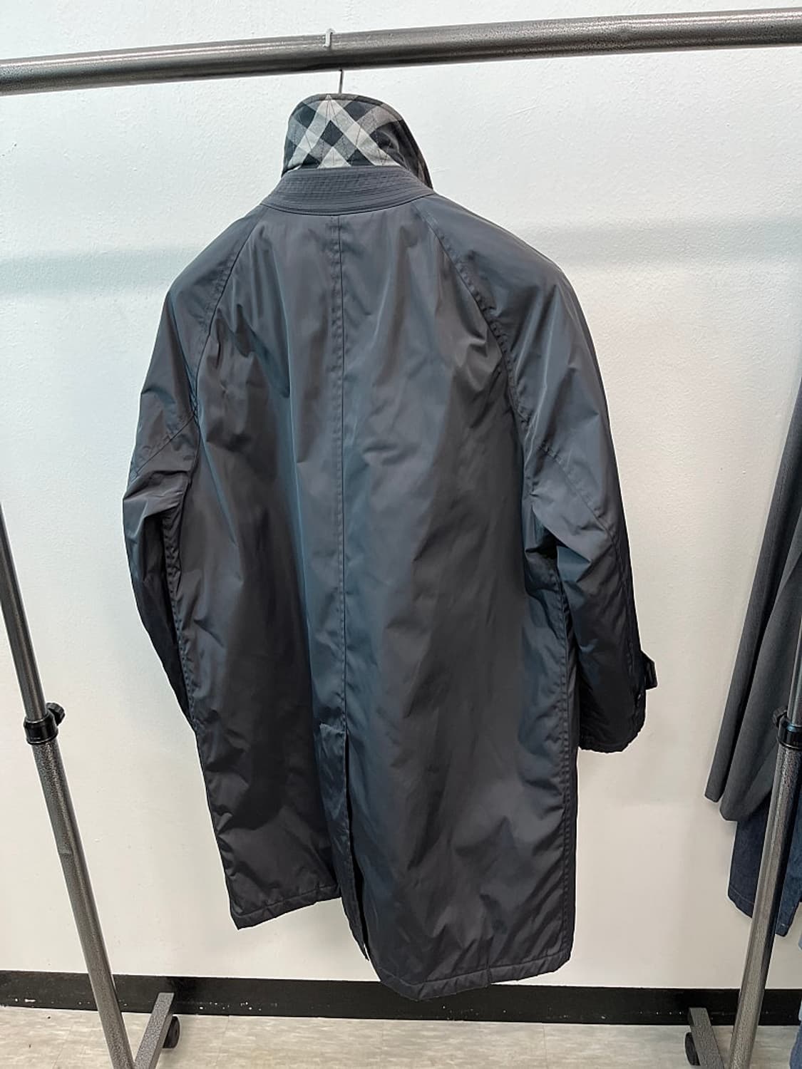 100-105) 버버리 블랙 패딩코트  상품이미지6