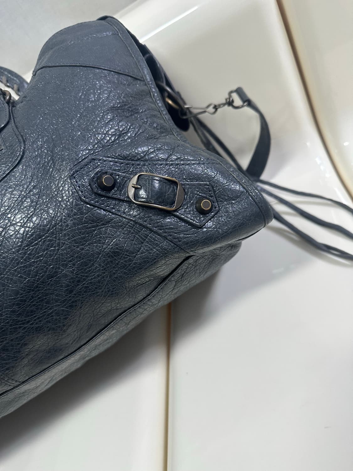 [A 정품] 발렌시아가 시티 모터백 파트타임 그레이 상품이미지5