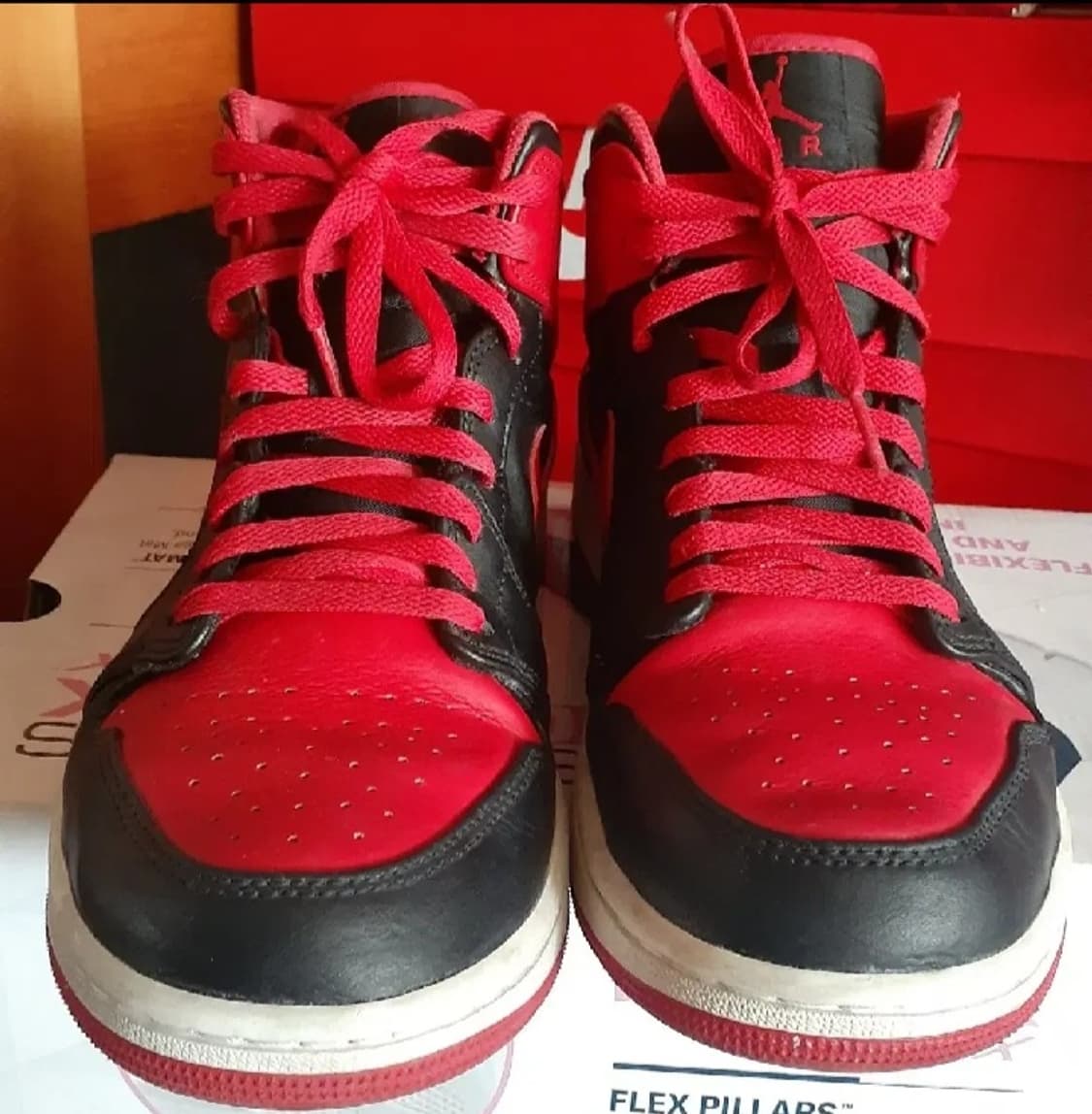 나이키 에어 조던 1 미드 블랙 파이어레드 275 상품이미지2