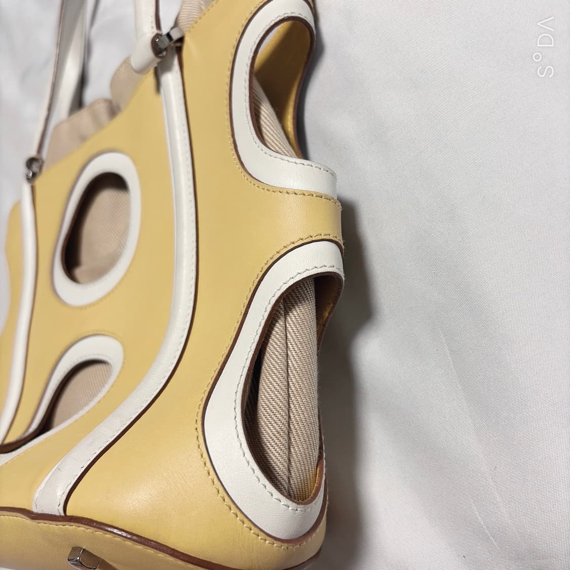 페라가모 옐로우 버킷백 토트백 상품이미지5